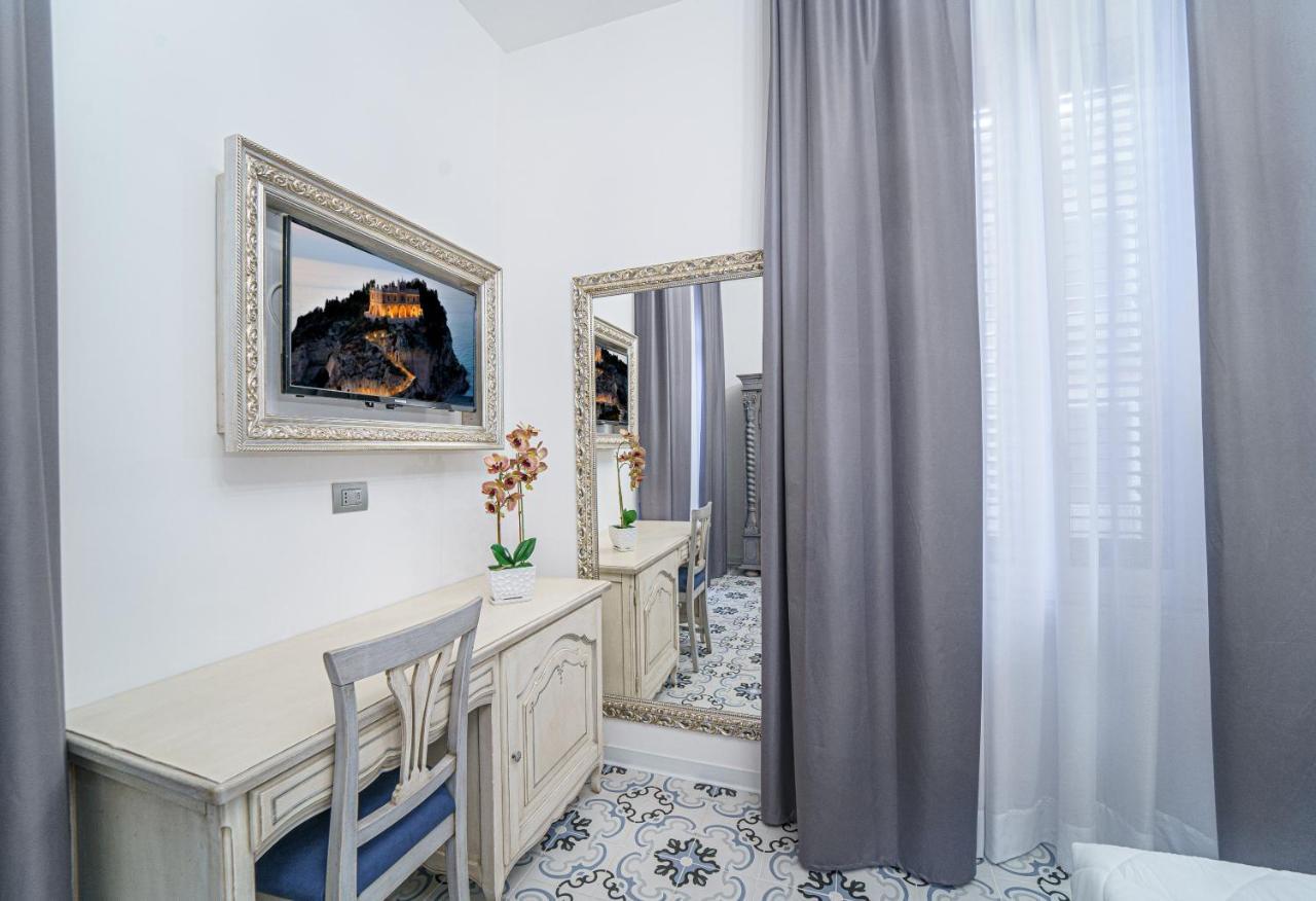Plaza Boutique Hotel - Tropea Exterior photo